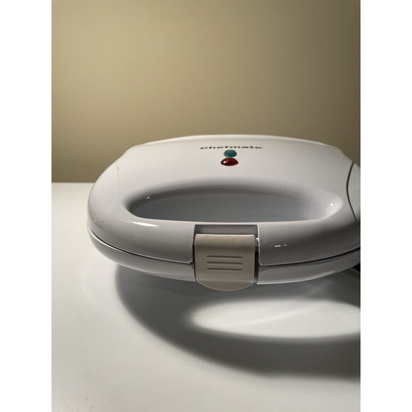 Chef Mate, 2-Slice, Sandwich Maker, Cool Touch Handles, Nonstick Plates - Picture 5 of 6